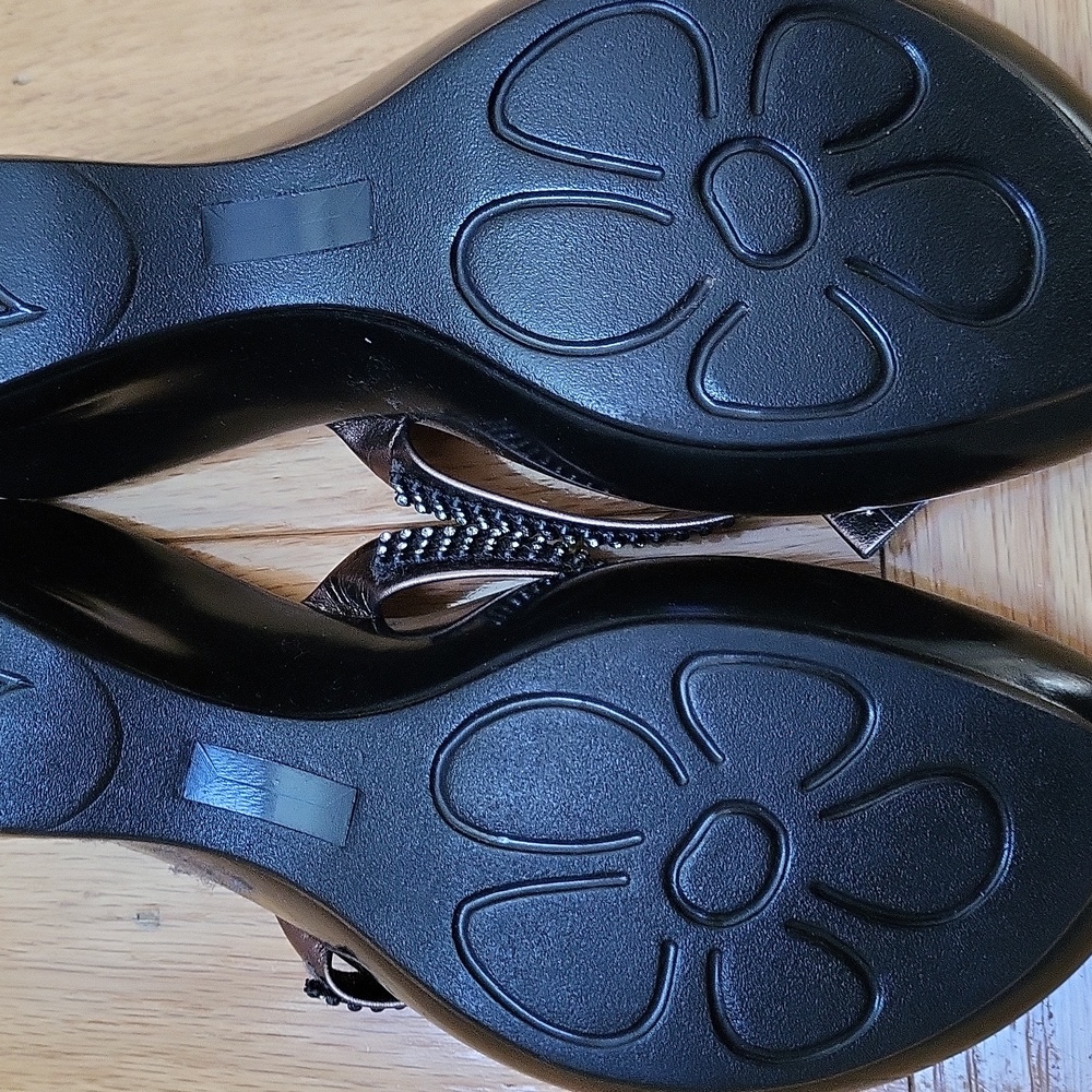 Wedge Sandals - Picture 3 of 3